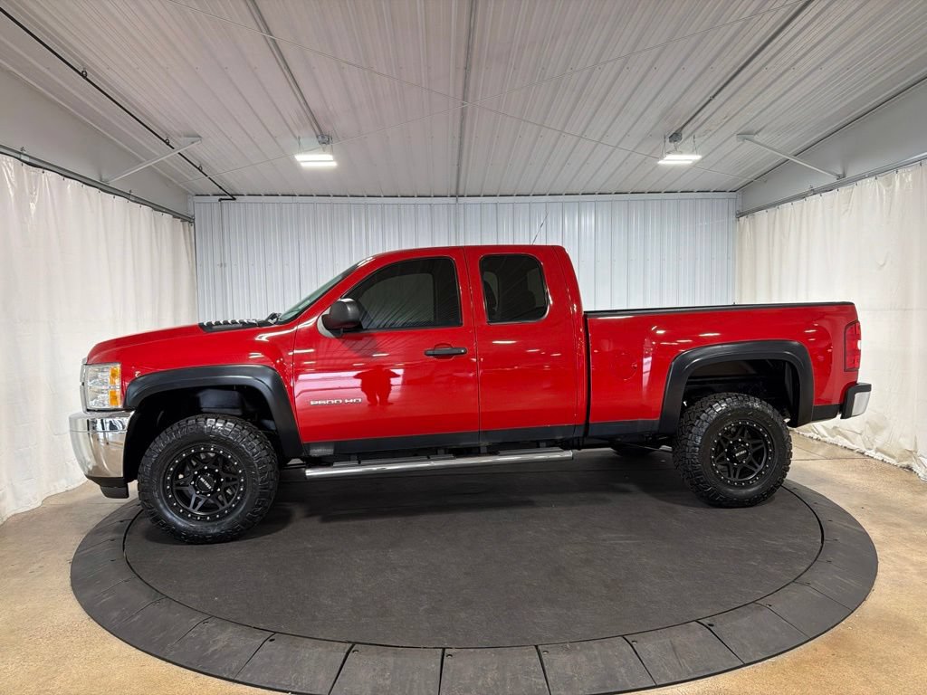 Used 2013 Chevrolet Silverado 2500 W/T AWD/4WD image 2