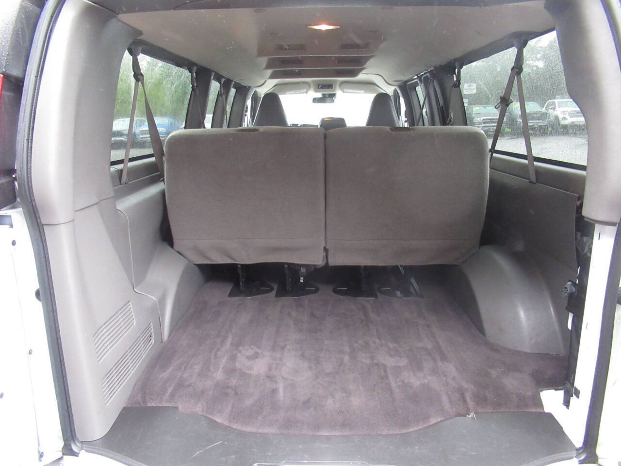 Used 2025 Chevrolet Express 3500 LT w/ LT Preferred Equipment Group RWD image 13