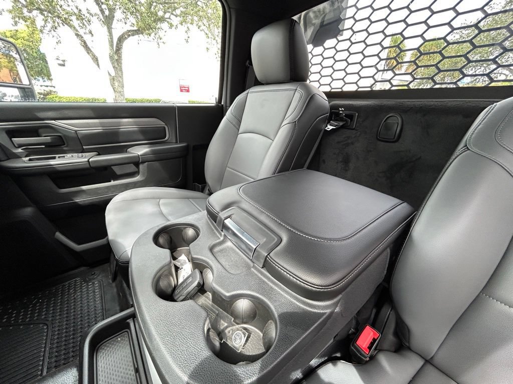 New 2024 RAM 3500 Tradesman AWD/4WD image 13