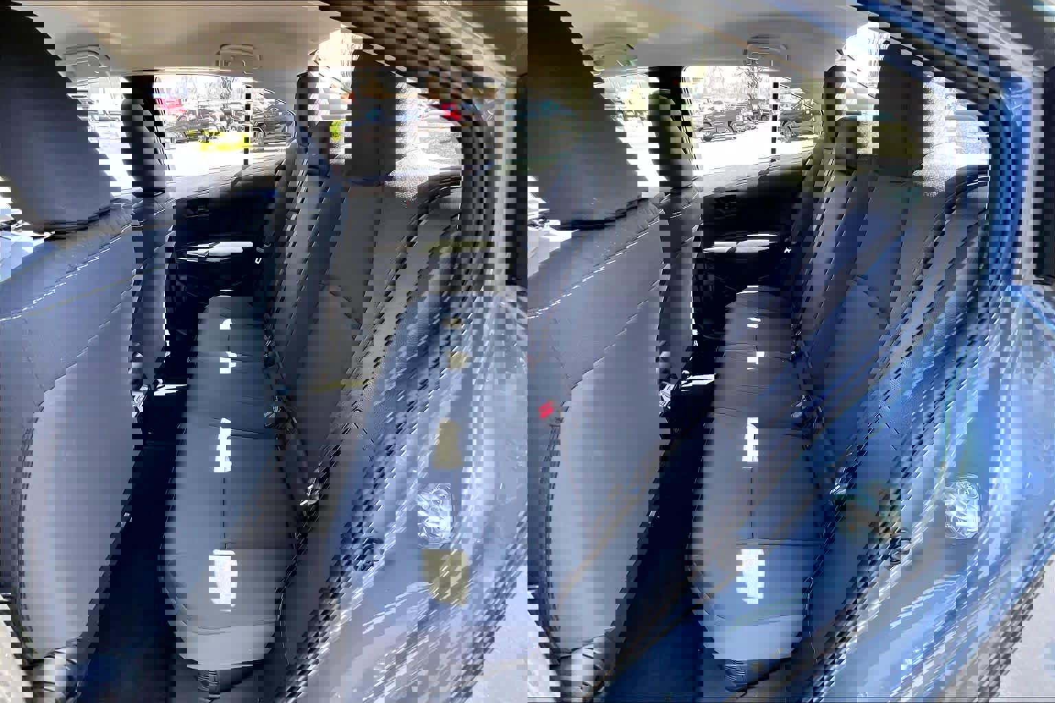 Used 2025 Toyota Corolla LE image 19