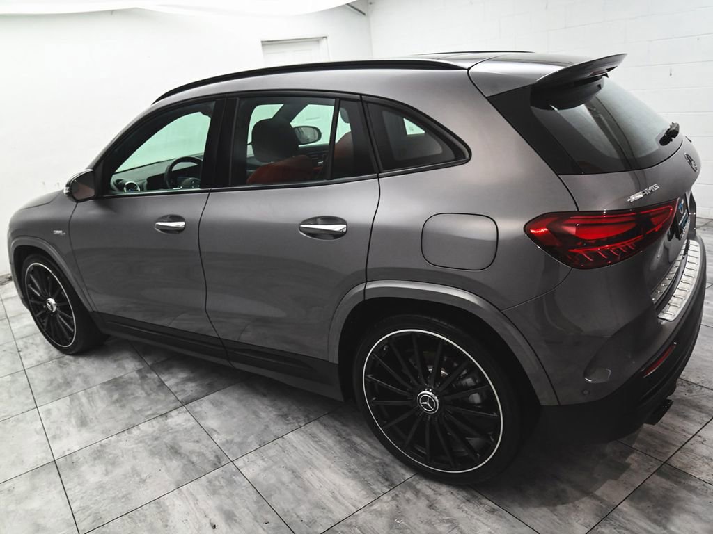 Used 2024 Mercedes-Benz GLA 35 AMG 4MATIC image 4