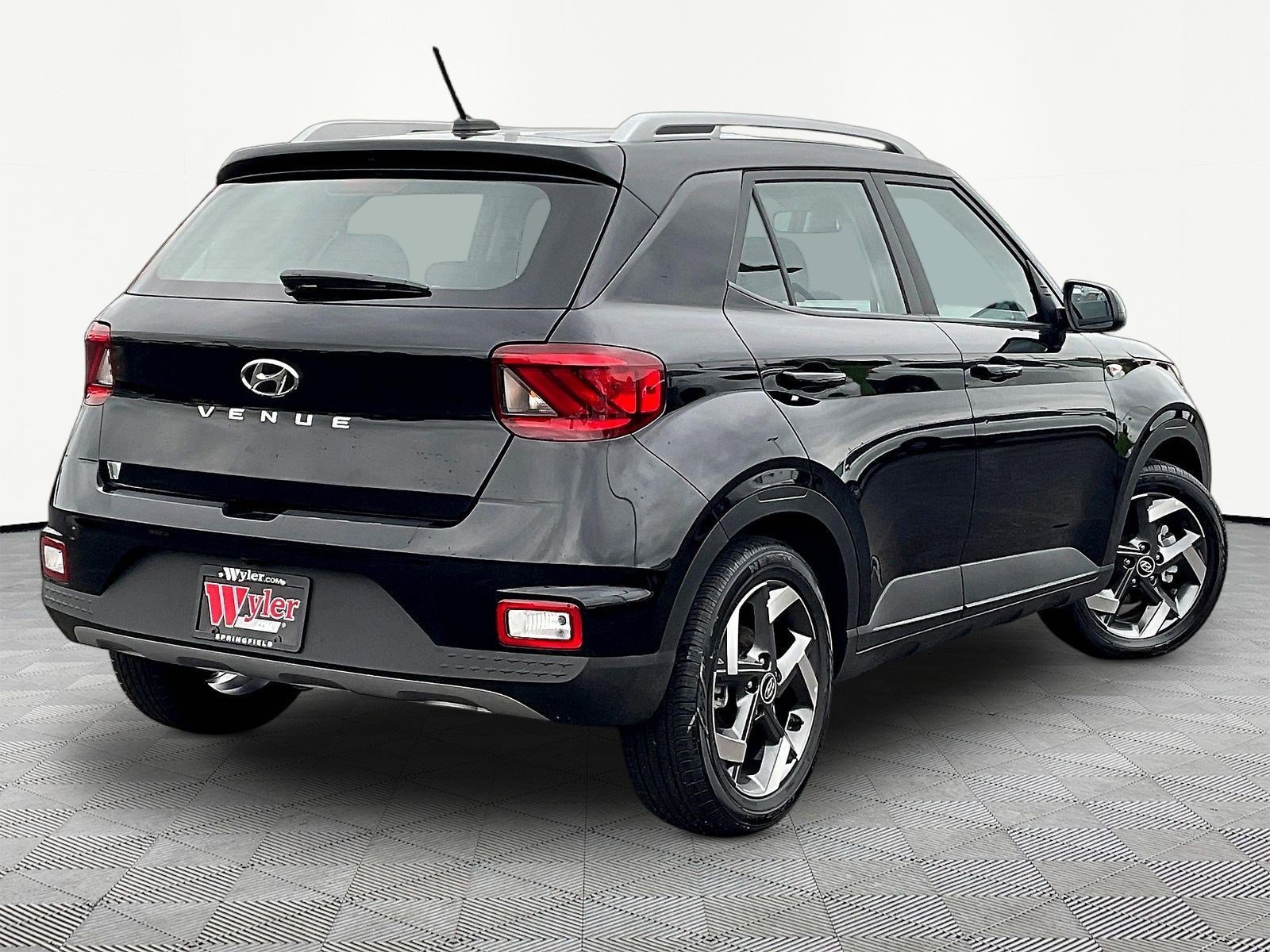 New 2026 Hyundai Venue SEL FWD image 7