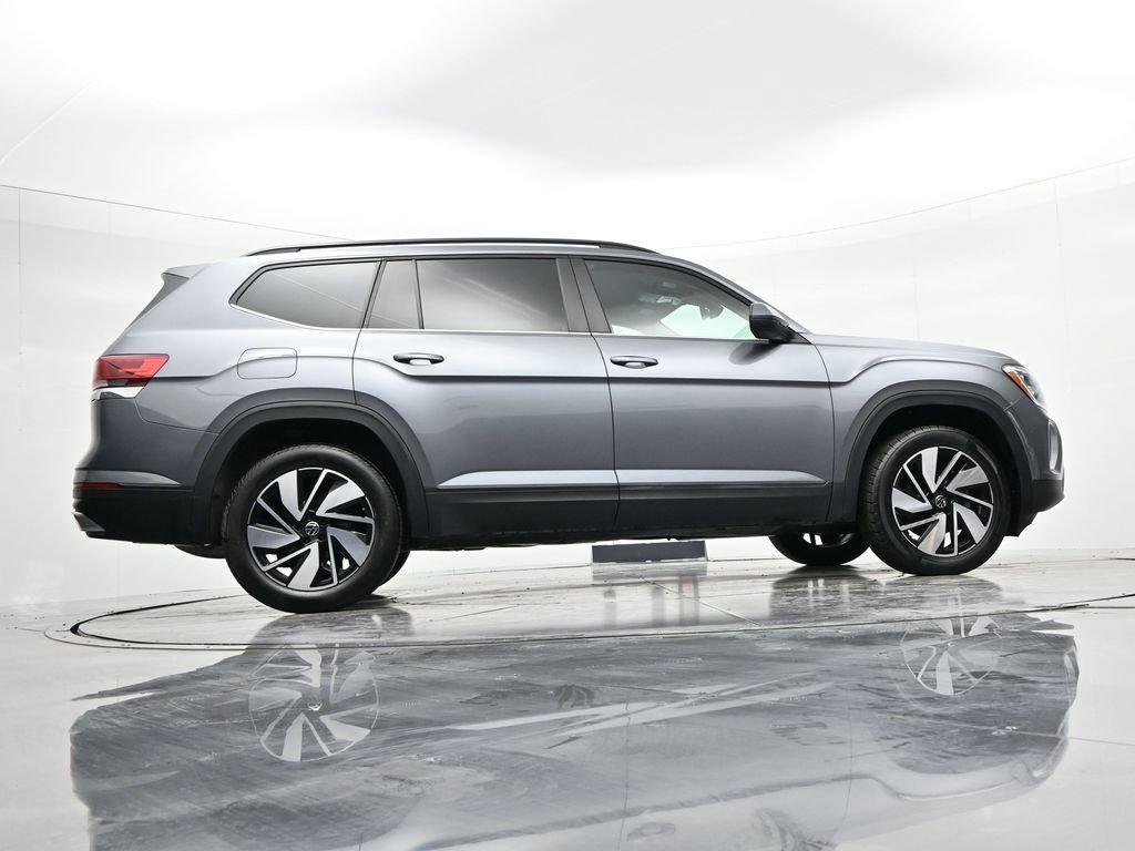 Used 2025 Volkswagen Atlas SE image 24
