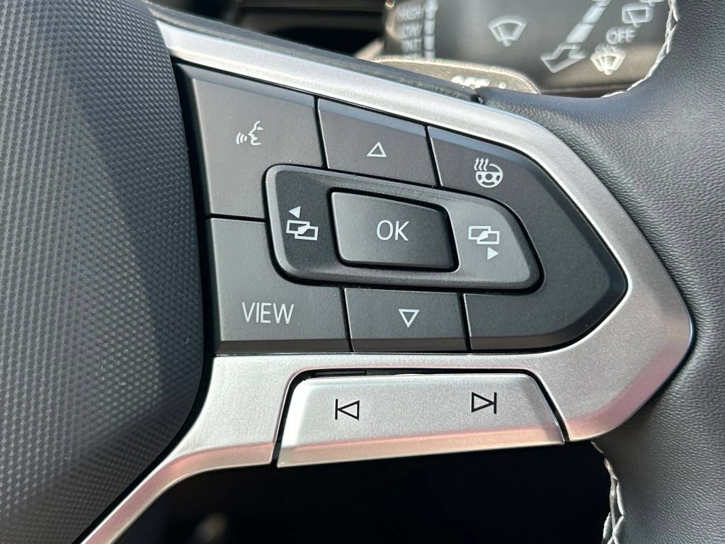 New 2026 Volkswagen Atlas Cross Sport SE FWD image 28