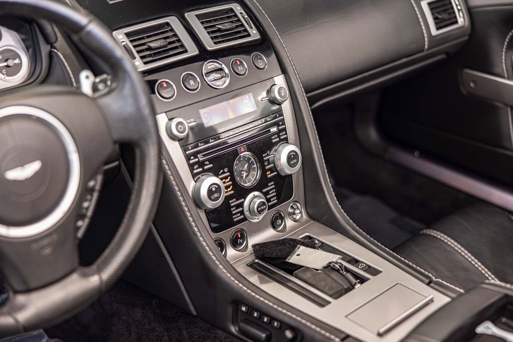 Used 2010 Aston Martin V8 Vantage Roadster RWD image 21