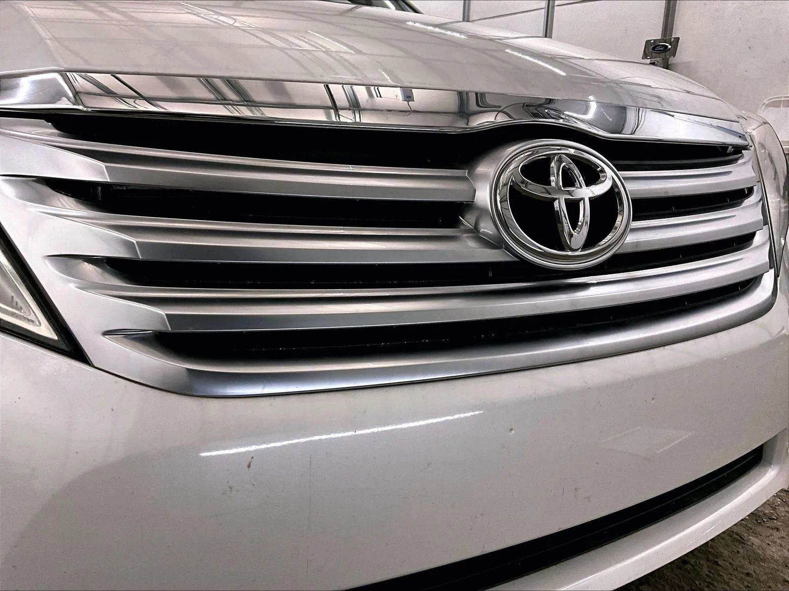 Used 2012 Toyota Avalon FWD image 30