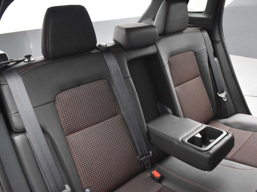 New 2026 Nissan Kicks SR w/ Cold Weather Package image 22