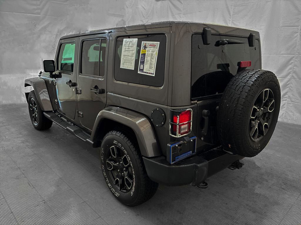 Used 2017 Jeep Wrangler Unlimited Sahara AWD/4WD image 4