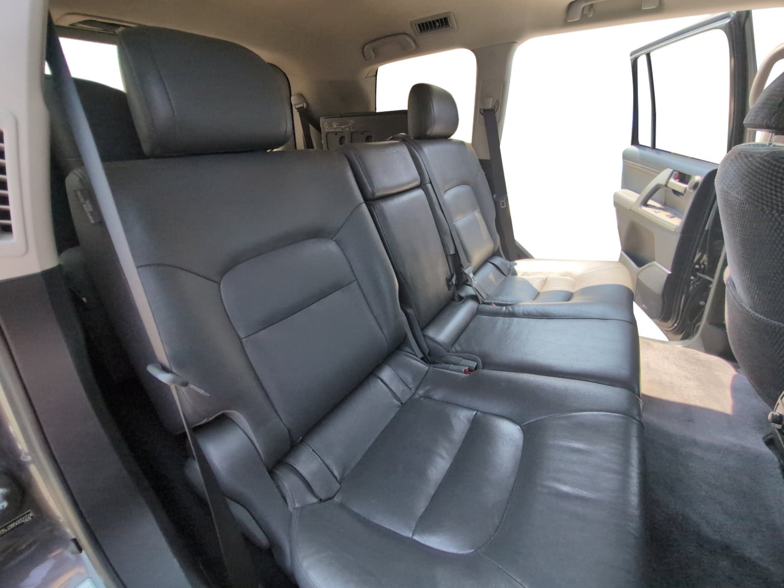 Used 2008 Toyota Land Cruiser w/ Upgrade Pkg AWD/4WD image 18