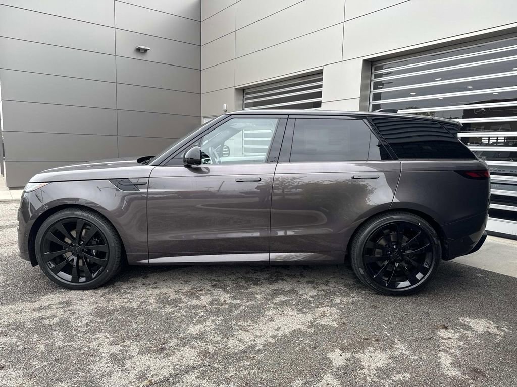 New 2026 Land Rover Range Rover Sport Dynamic SE AWD/4WD image 4