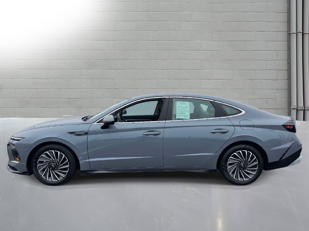 Used 2025 Hyundai Sonata SEL FWD image 5