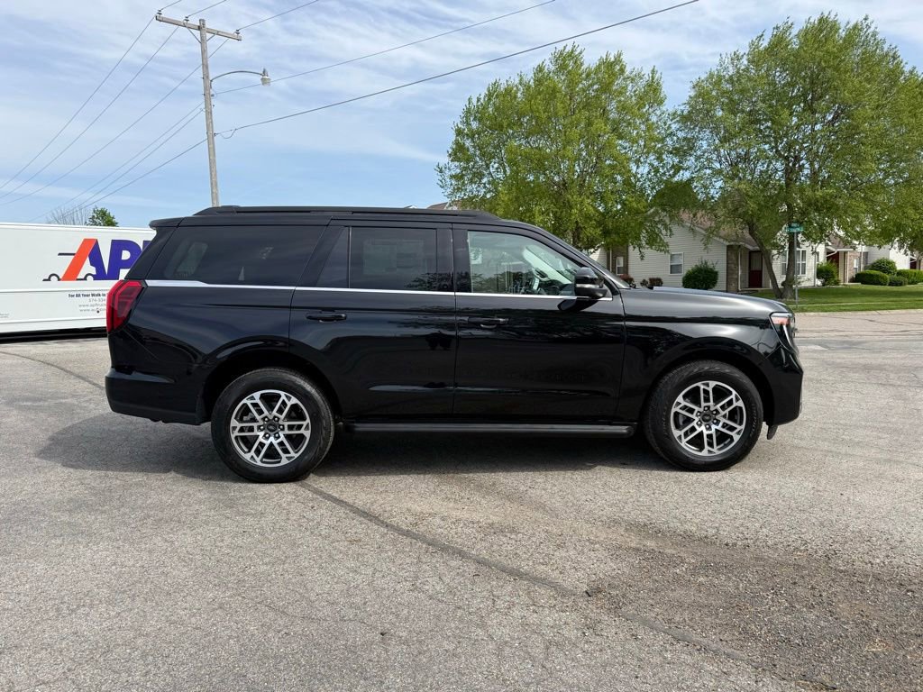 New 2026 Ford Expedition Active AWD/4WD image 8