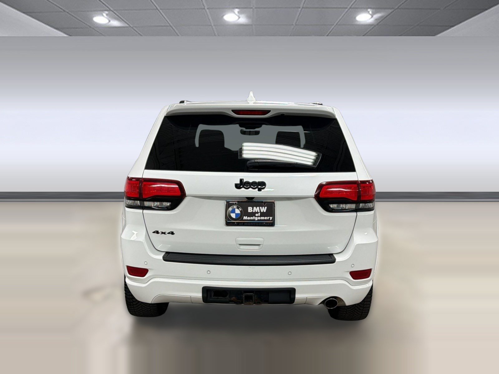 Used 2020 Jeep Grand Cherokee Altitude AWD/4WD image 10