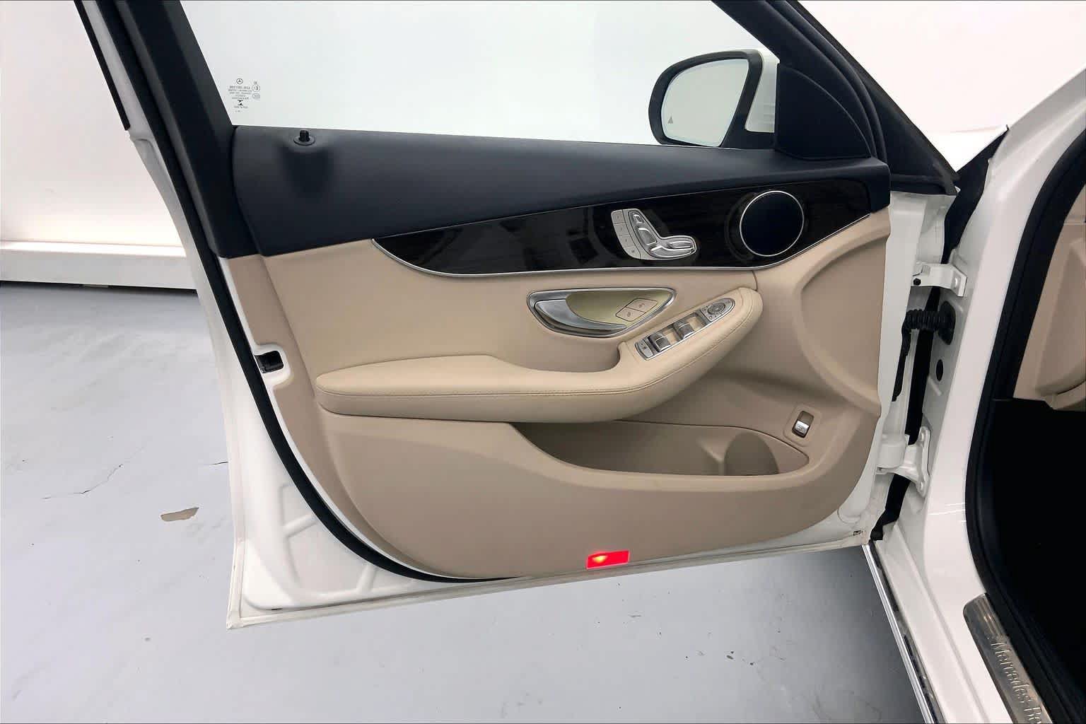 Used 2016 Mercedes-Benz C 300 Sedan image 19