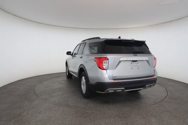 Used 2024 Ford Explorer XLT w/ Equipment Group 202A AWD/4WD image 13