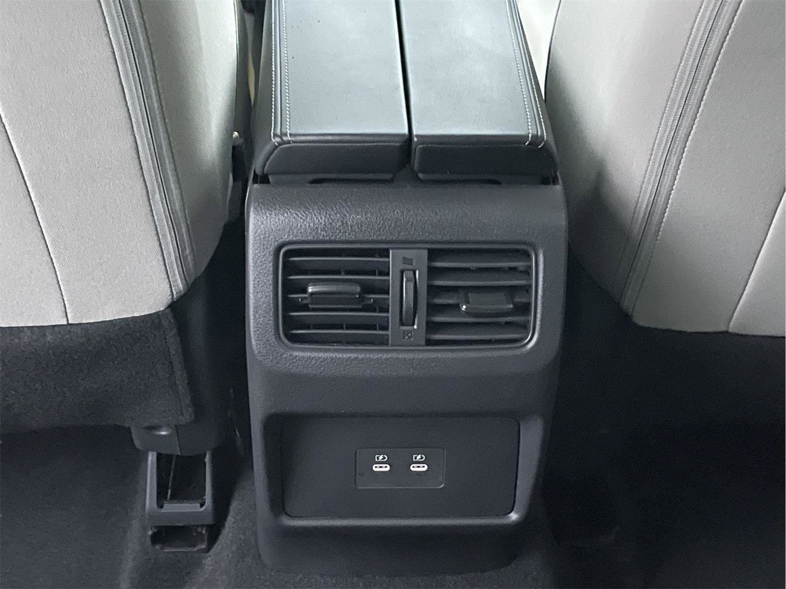 Used 2025 Nissan Rogue SV image 18