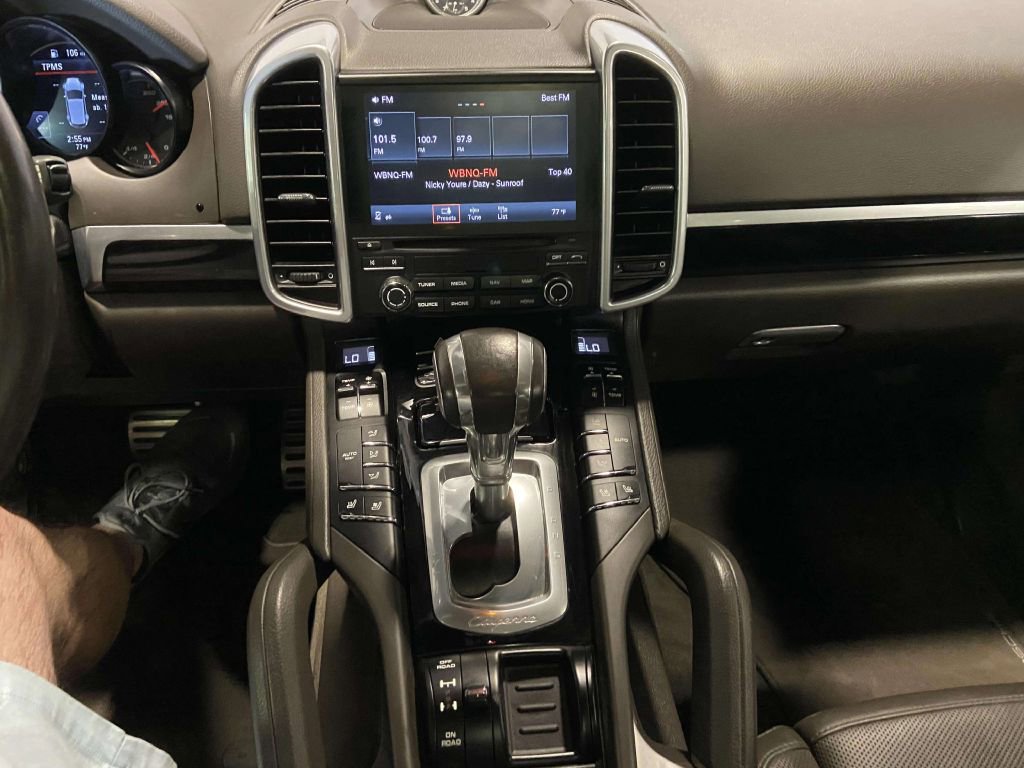 Used 2017 Porsche Cayenne S AWD/4WD image 32