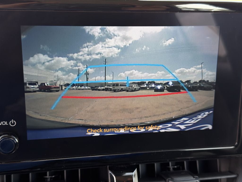 Used 2025 Toyota Corolla LE FWD image 18