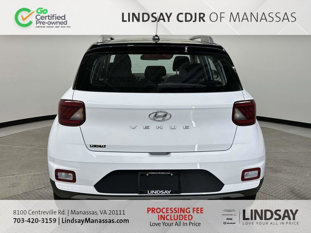 Used 2023 Hyundai Venue Limited image 7