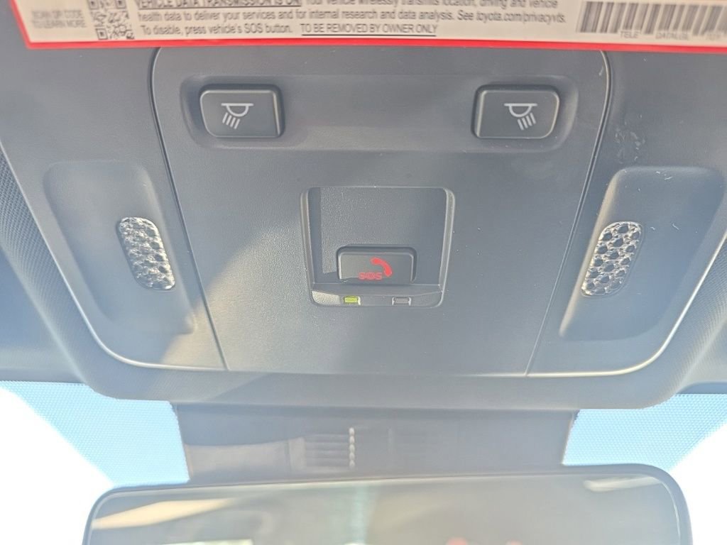 Used 2025 Toyota Camry SE w/ Convenience Package image 31