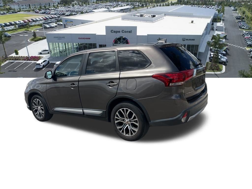 Used 2017 Mitsubishi Outlander SE image 20