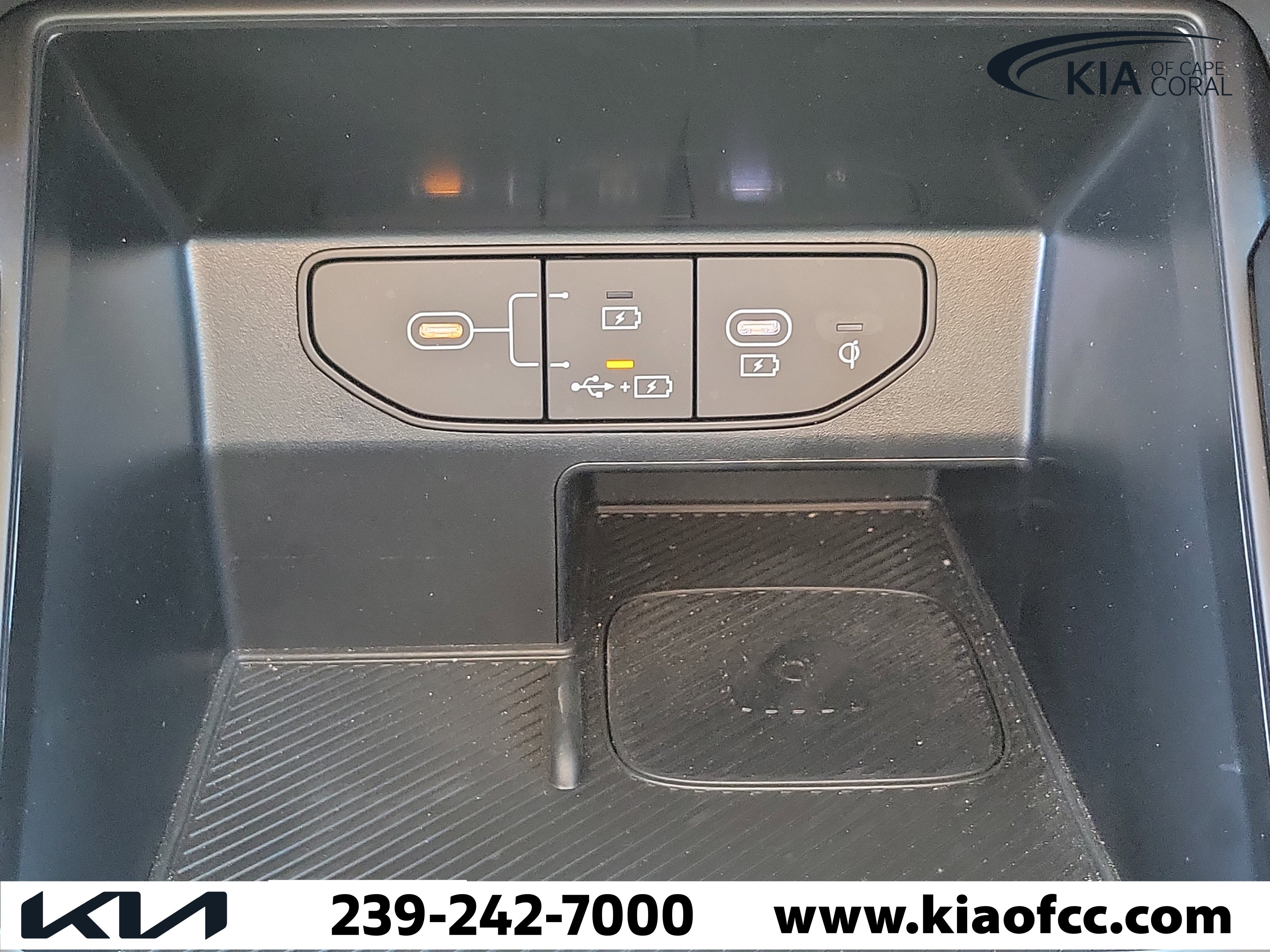 Certified 2024 Kia Sorento S w/ Panoramic Sunroof Package image 28