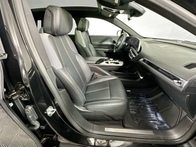 Used 2024 Cadillac Lyriq Tech image 30