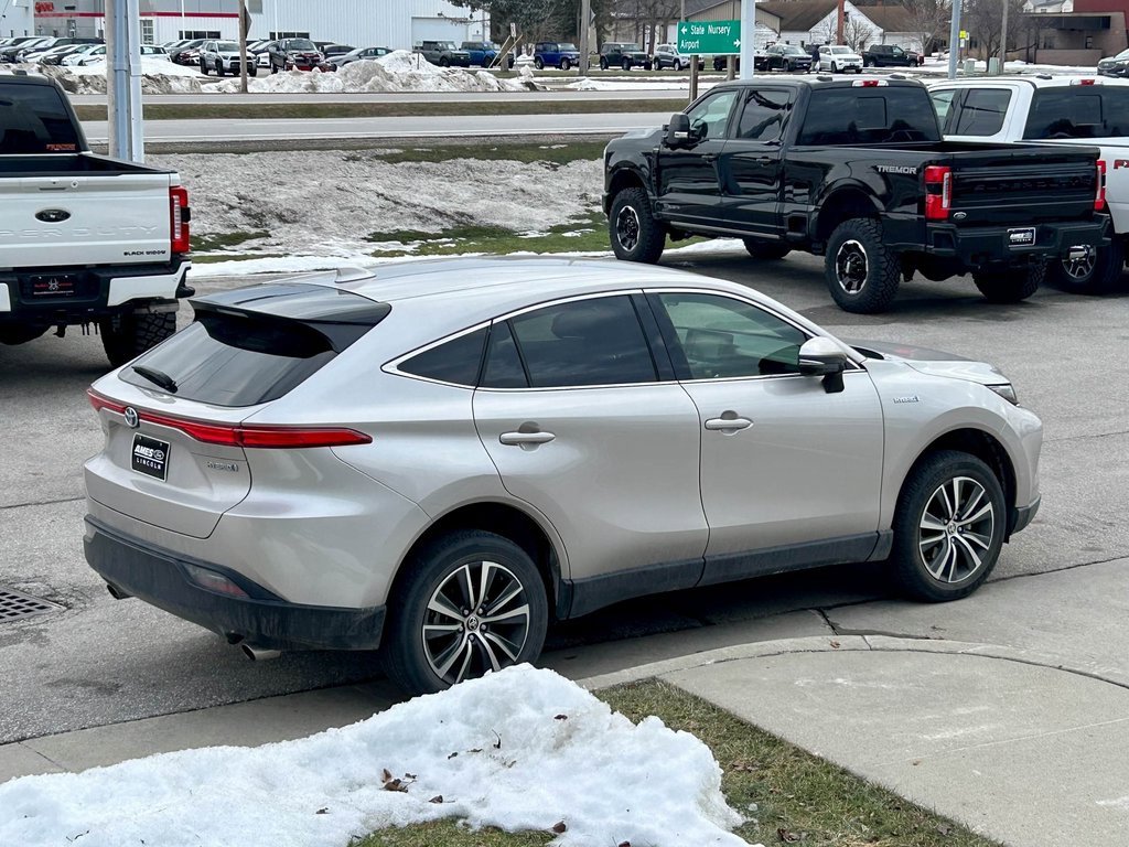 Used 2021 Toyota Venza LE image 5