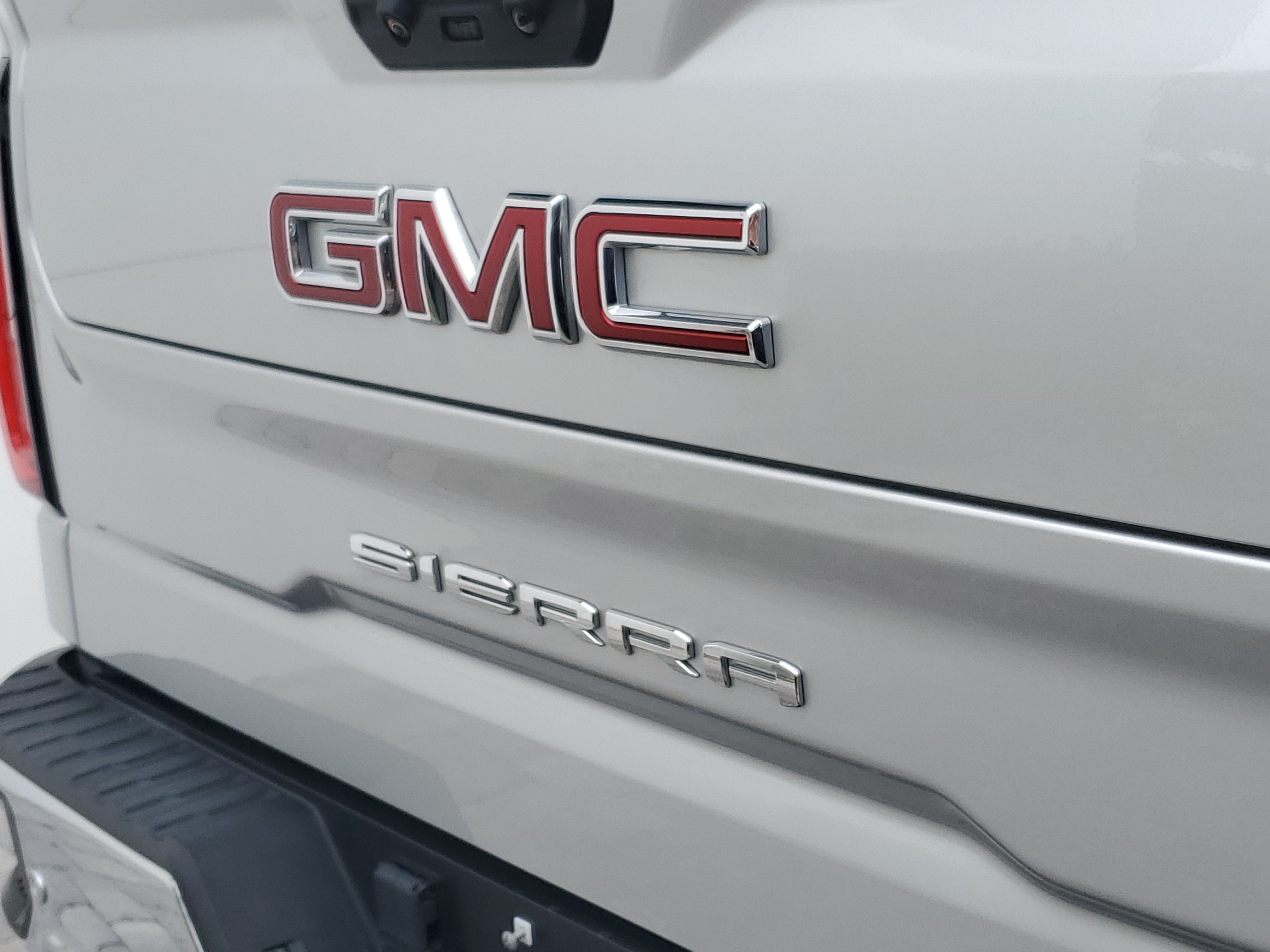 Used 2022 GMC Sierra 1500 SLT w/ SLT Premium Plus Package AWD/4WD image 11
