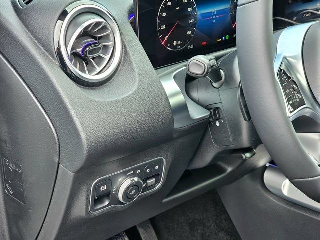 New 2026 Mercedes-Benz GLB 250 4MATIC image 15