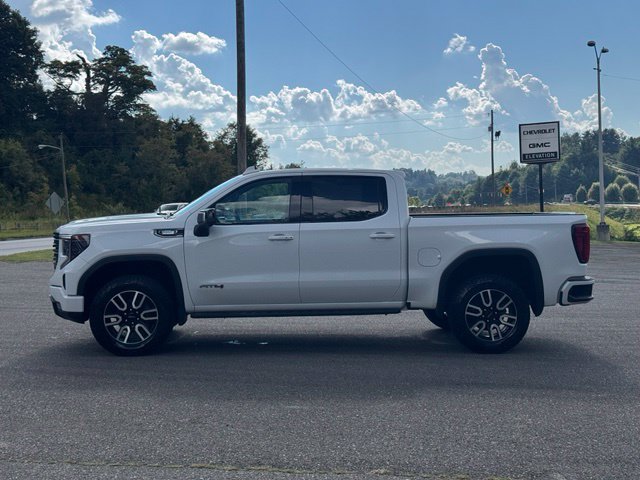 Used 2022 GMC Sierra 1500 AT4 w/ AT4 Preferred Package AWD/4WD image 4