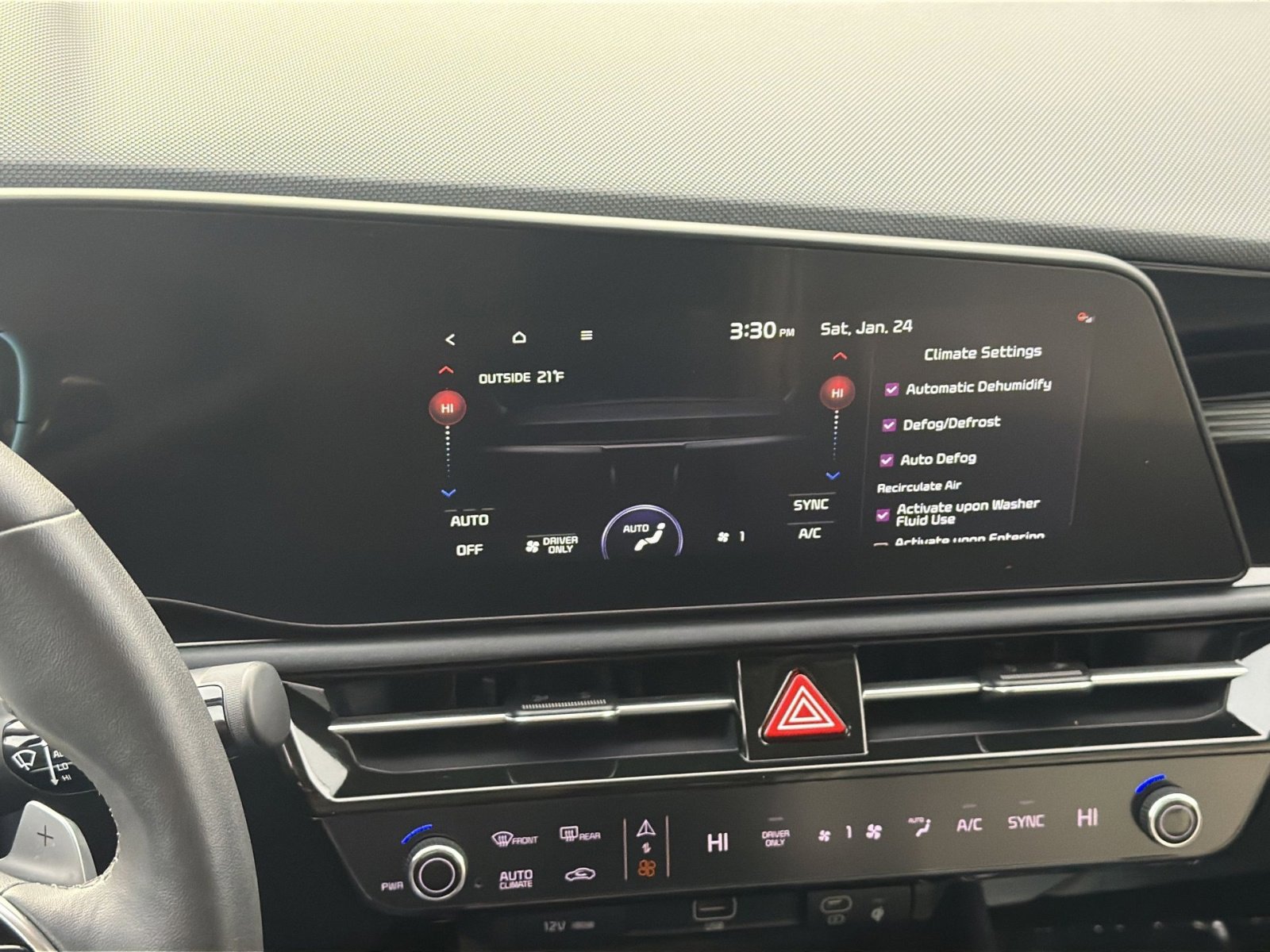 Used 2024 Kia Niro SX Touring image 19