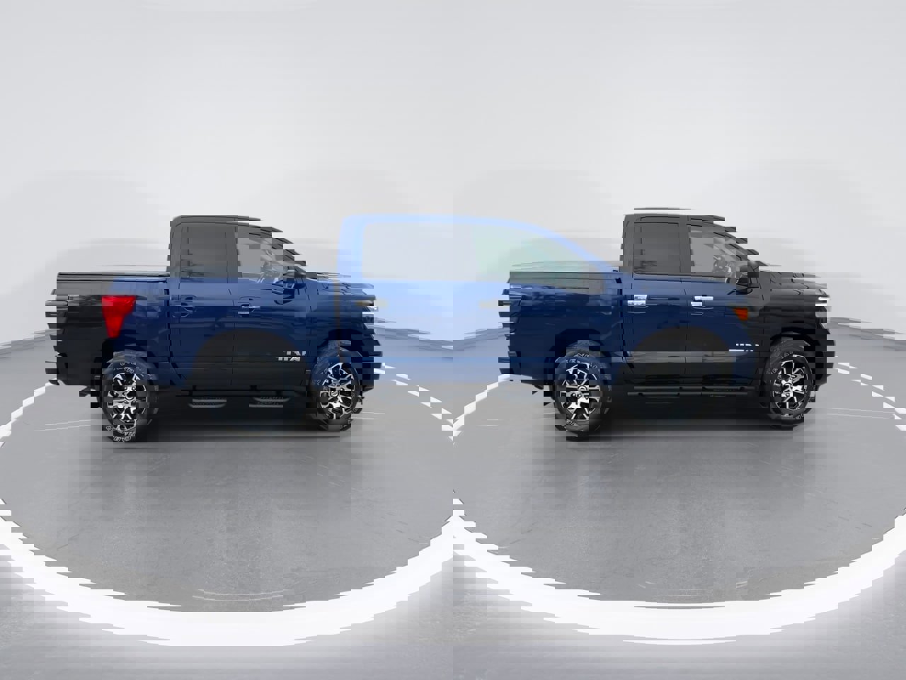 Used 2021 Nissan Titan SV w/ SV Convenience Package image 21