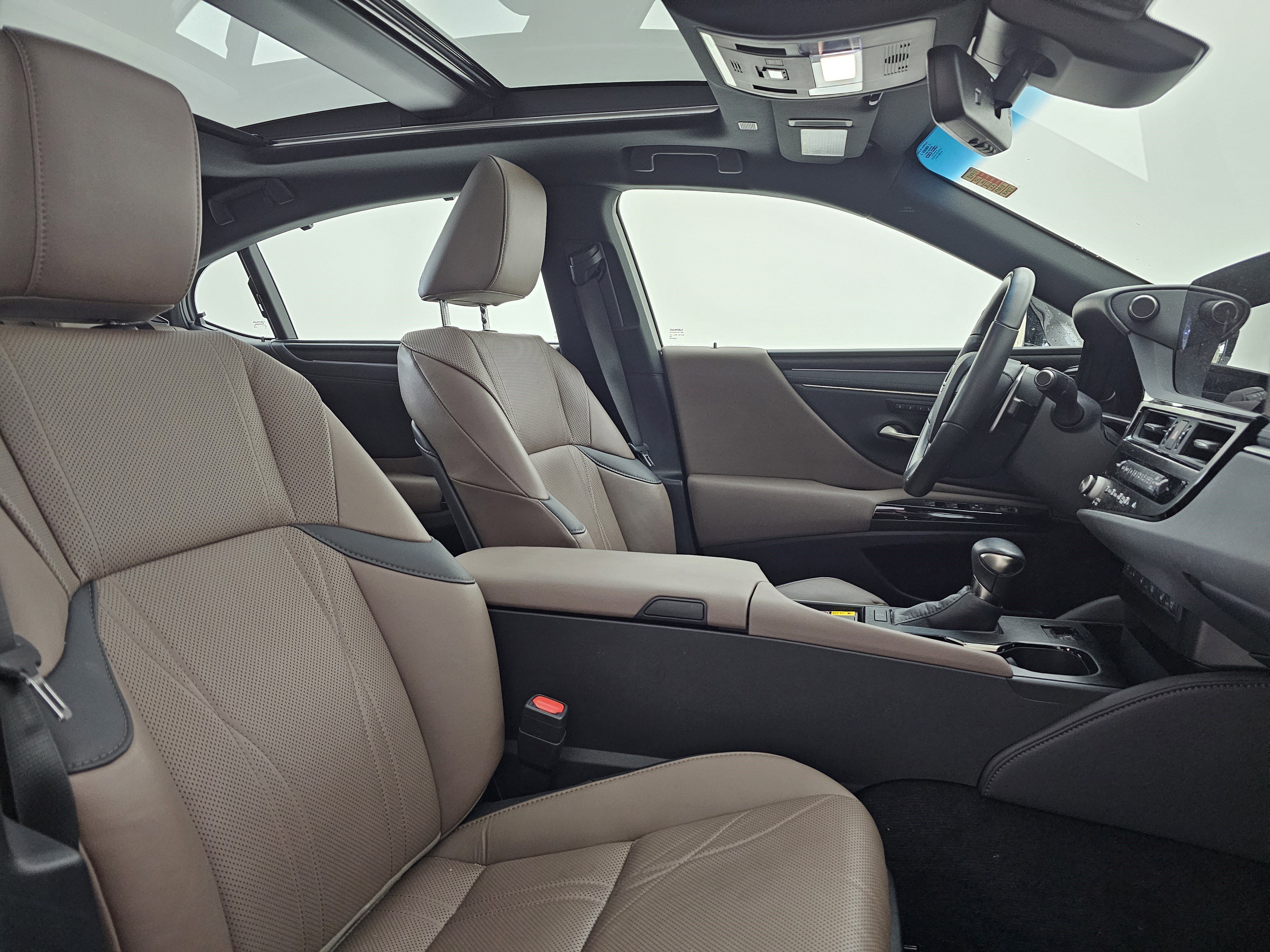 Used 2024 Lexus ES 350 Ultra Luxury w/ Accessory Package (Z1) image 16