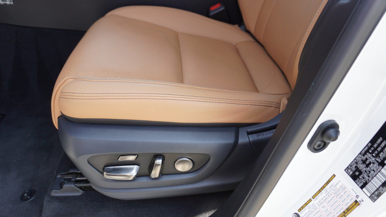 Certified 2024 Lexus LX 600 4WD w/ Luxury Package image 24