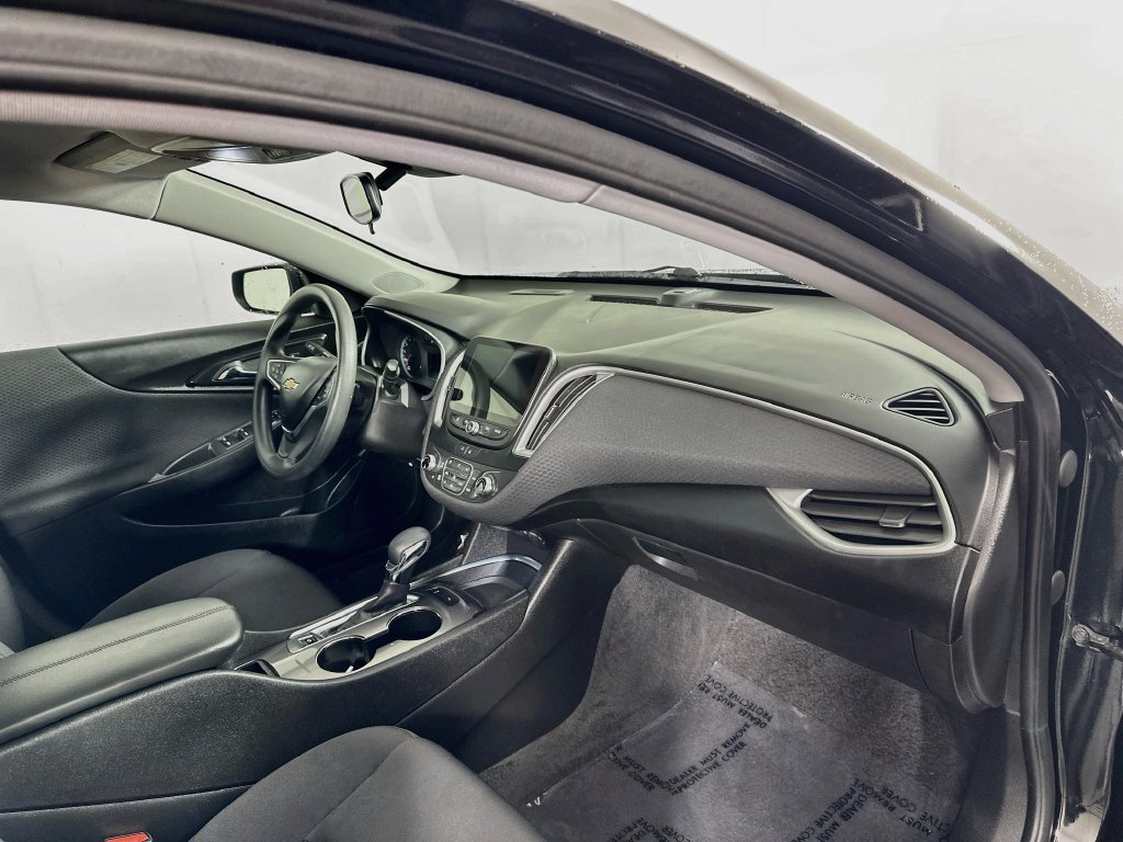 Used 2025 Chevrolet Malibu LT FWD image 38