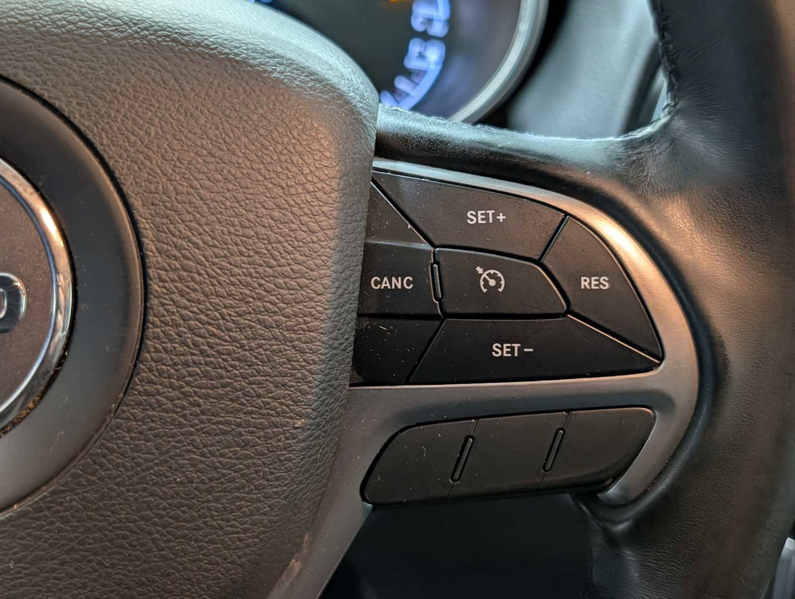 Used 2020 Jeep Grand Cherokee Laredo w/ Laredo X Package image 33