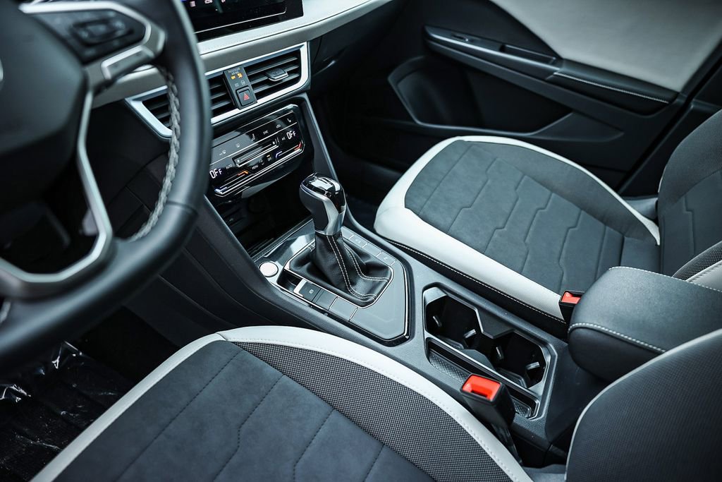 New 2026 Volkswagen Taos SE image 32