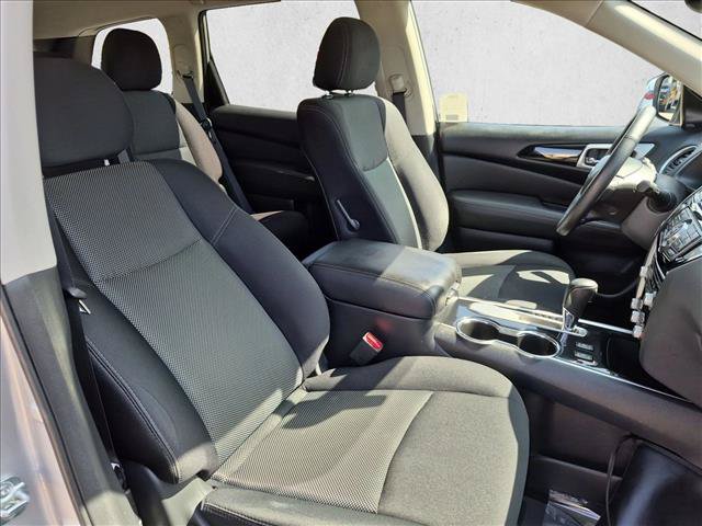 Used 2018 Nissan Pathfinder SV w/ SV Tech Package FWD image 21