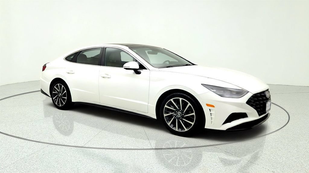 Used 2022 Hyundai Sonata Limited w/ Cargo Package FWD image 3
