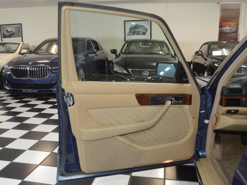 Used 1990 Mercedes-Benz 560 SEL image 16