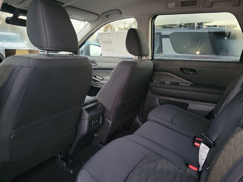 New 2026 Nissan Pathfinder SV image 5