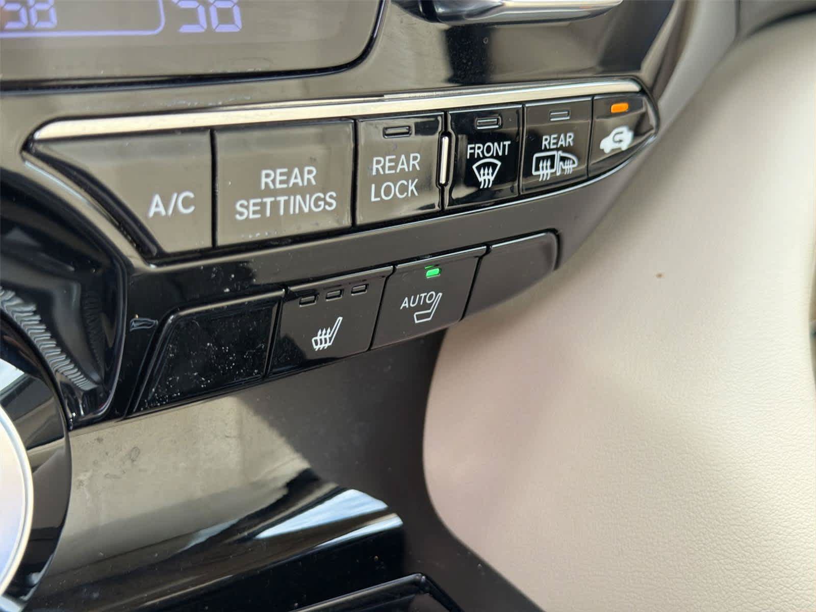 Used 2022 Acura MDX w/ Technology Package AWD/4WD image 36
