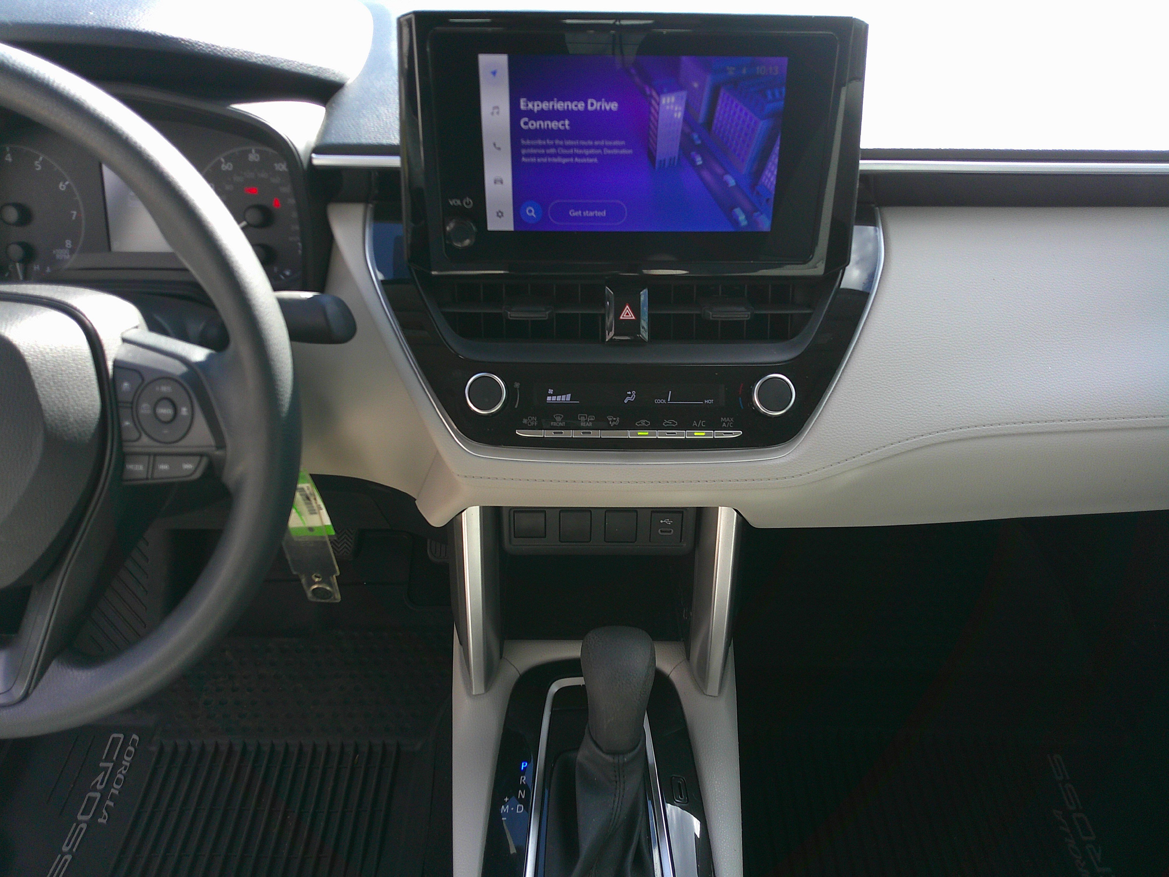 Used 2023 Toyota Corolla Cross L image 31