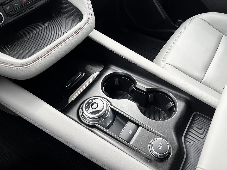 Used 2025 Ford Explorer Active w/ Active Comfort Package image 19