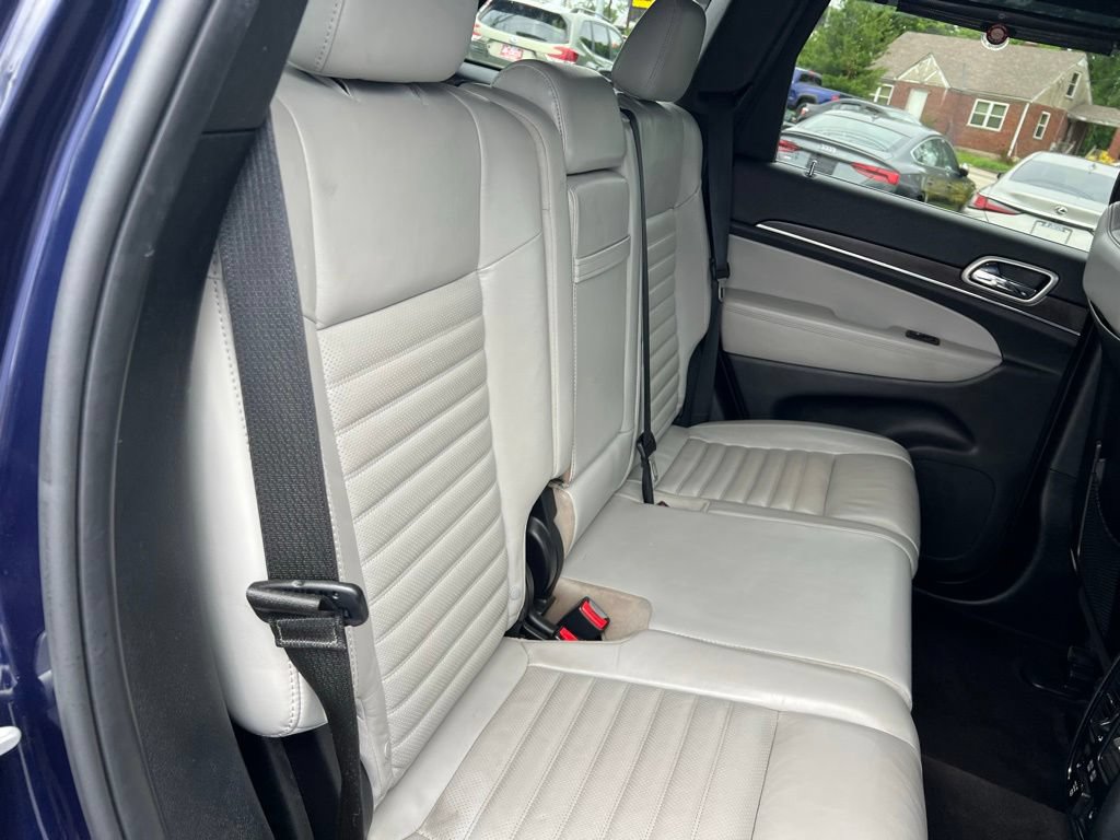 Used 2018 Jeep Grand Cherokee Limited AWD/4WD image 19