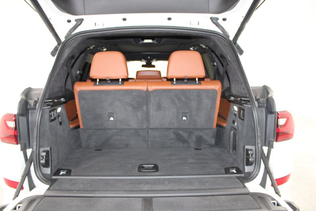 Used 2021 BMW X7 M50i w/ Executive Package AWD/4WD image 17