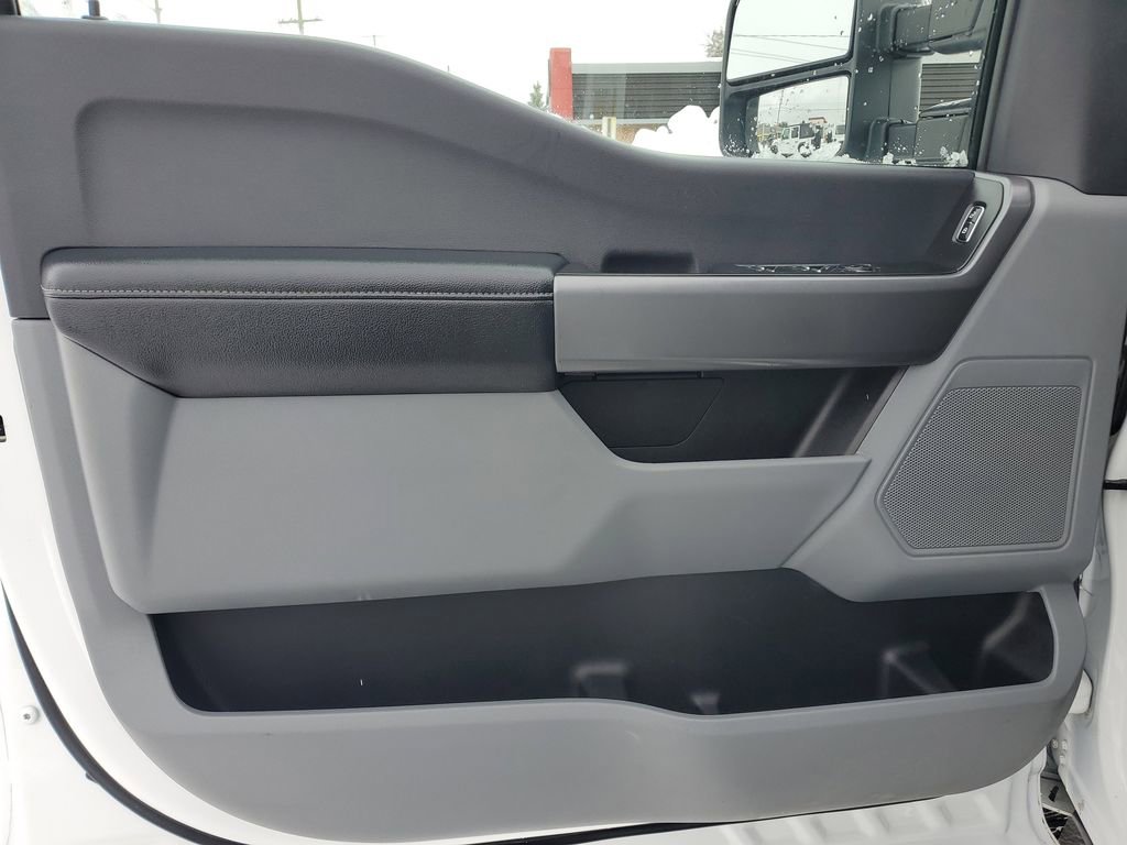 Certified 2025 Ford F250 XLT image 11