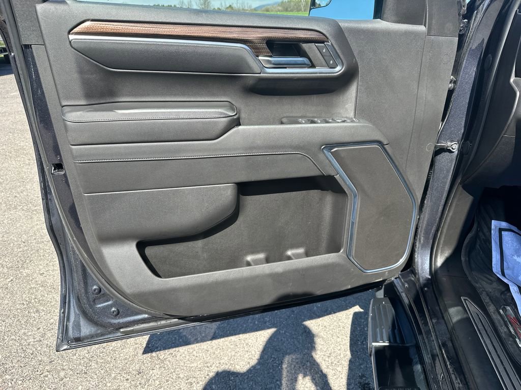 Used 2024 Chevrolet Silverado 1500 LT image 10