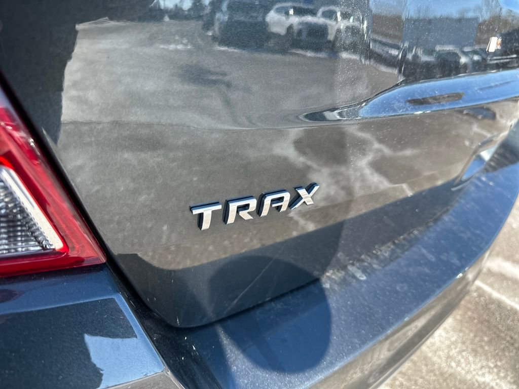 Used 2020 Chevrolet Trax Premier w/ LPO, Cargo Package image 17